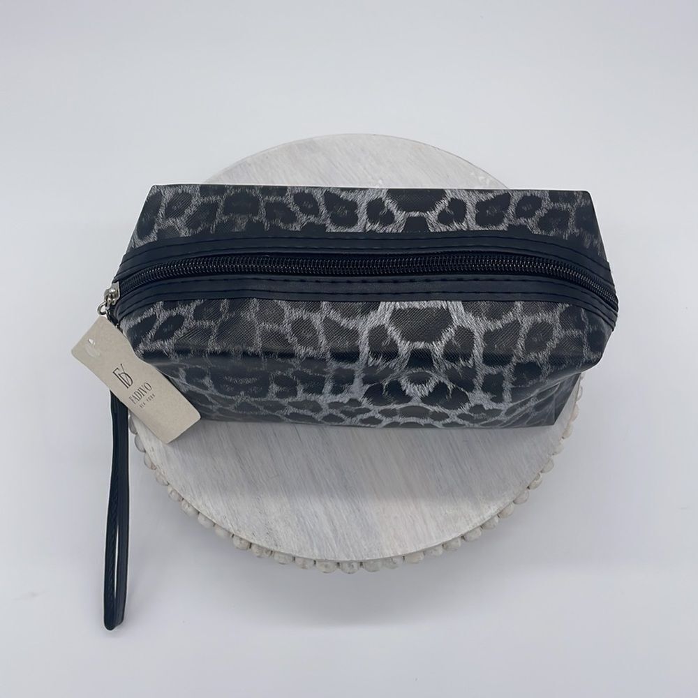 Make your MARK GRAY LEOPARD WRISTLET POUCH - Picture 2 of 6